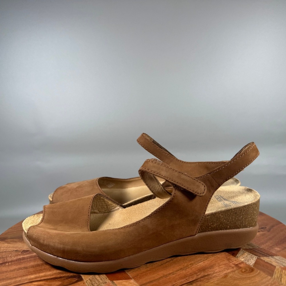 Dansko Danae Tan Nubuck Leather Wedge Sandals EU 39 US 8.5-9 Hook Loop Strap - Picture 3 of 6